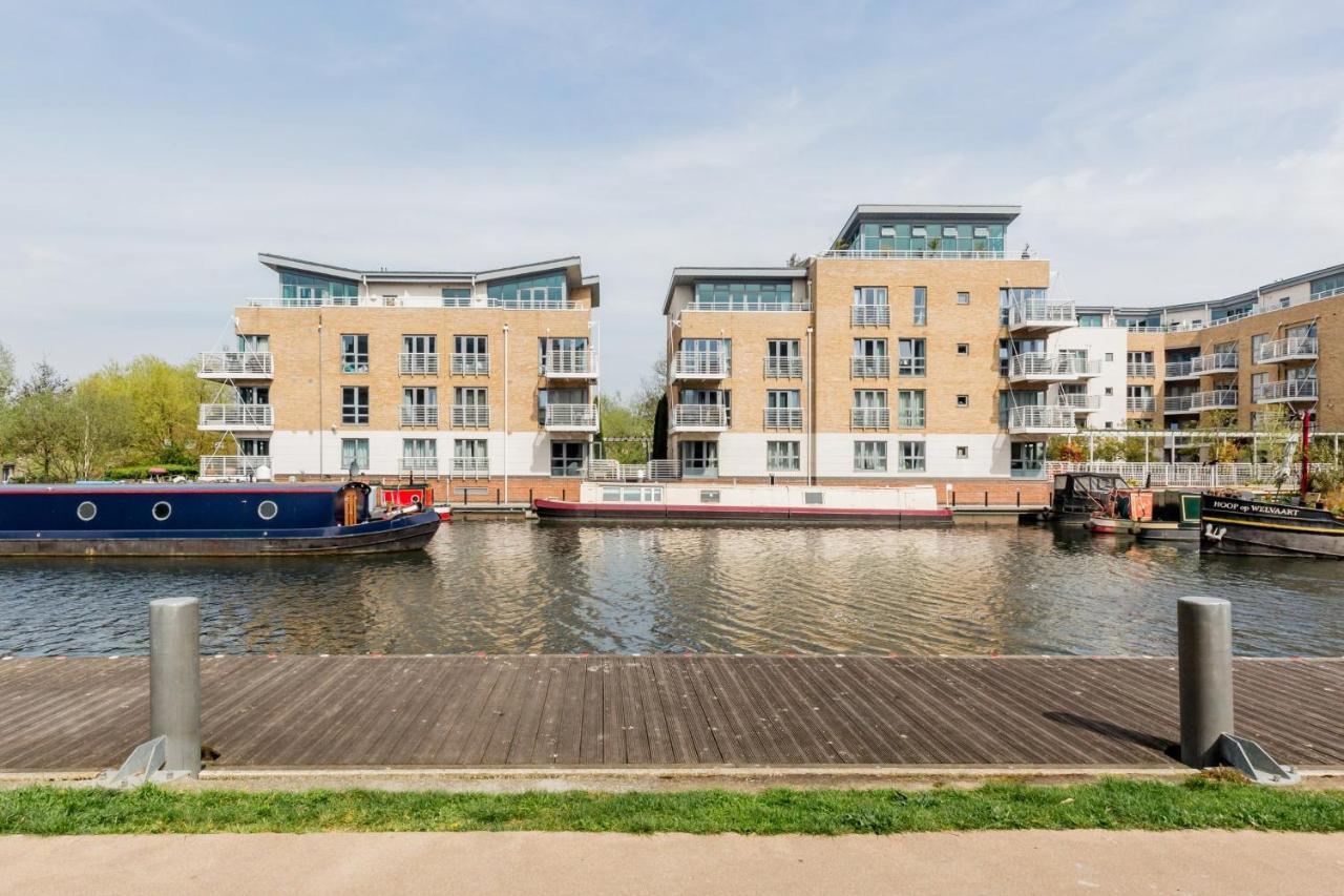 Slick Suite In A Waterside West-London Development Brentford Luaran gambar